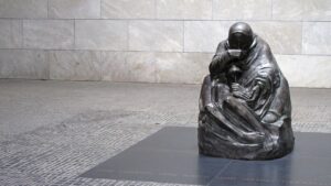債務整理を妻と婚約中に借金問題で相談する方法は？