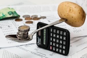 債務整理を行う妻が家計アプリで管理する方法は？