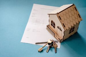 債務整理を行った妻が学資保険を維持する方法は？