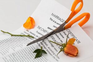 債務整理をした場合、妻の育休手当は減るのか？