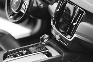 債務整理をした場合、妻の車ローンは継続できるのか？