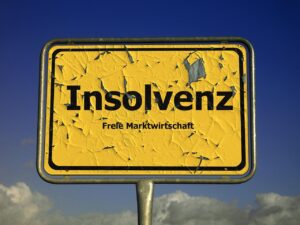 債務整理を行うと独身時代の借金はどうなる？