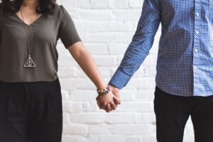 妻に秘密の借金を解決するための無料相談はどこで受けられる？