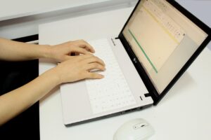 債務整理の夜間相談を内緒で対応してくれる事務所はどこですか？